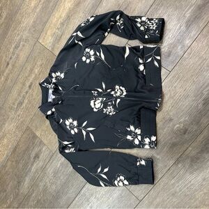 Saltwater LUXE Striped Black and White Top M